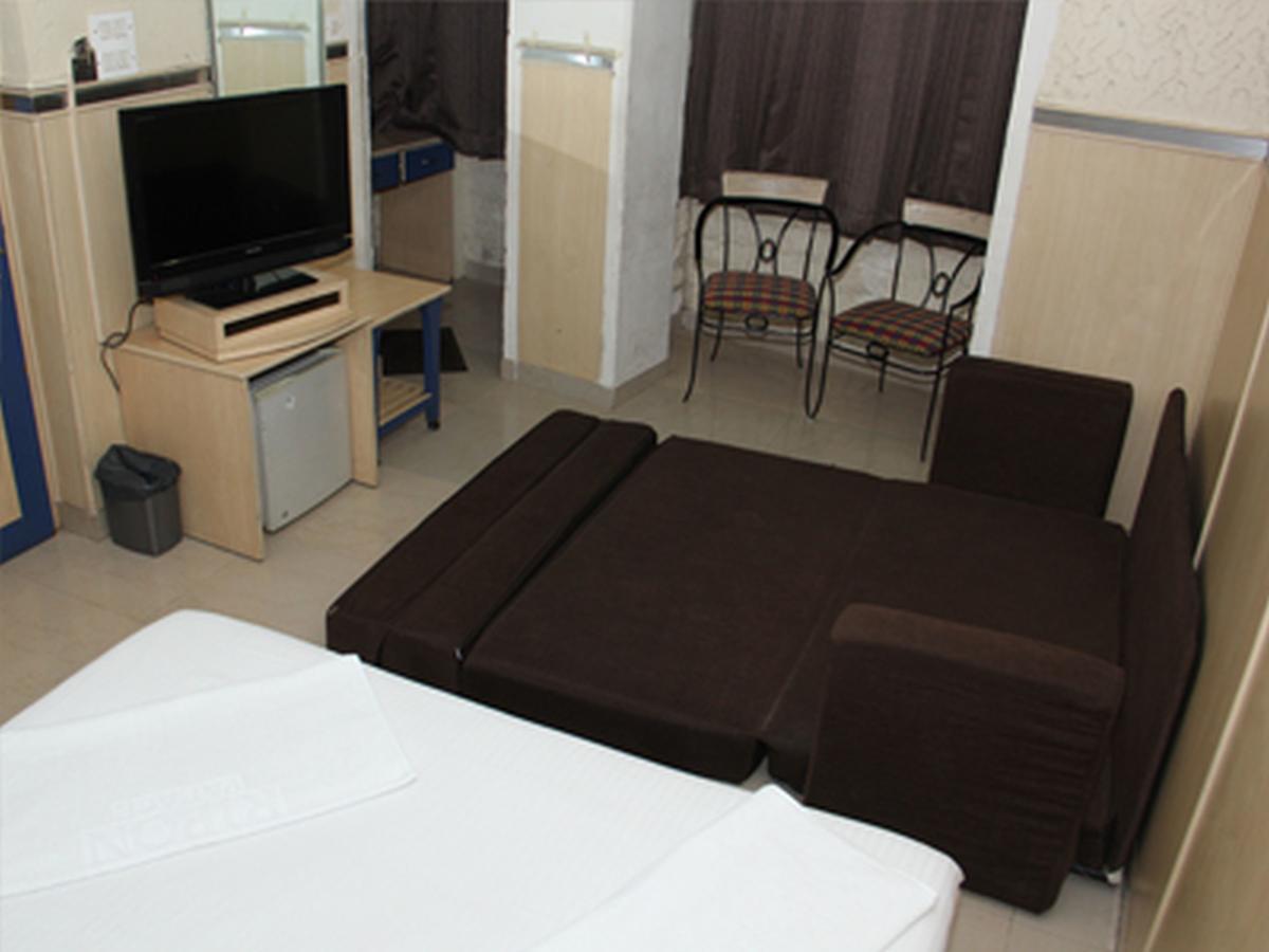 Hotel Ripon Palace Мумбай Екстериор снимка