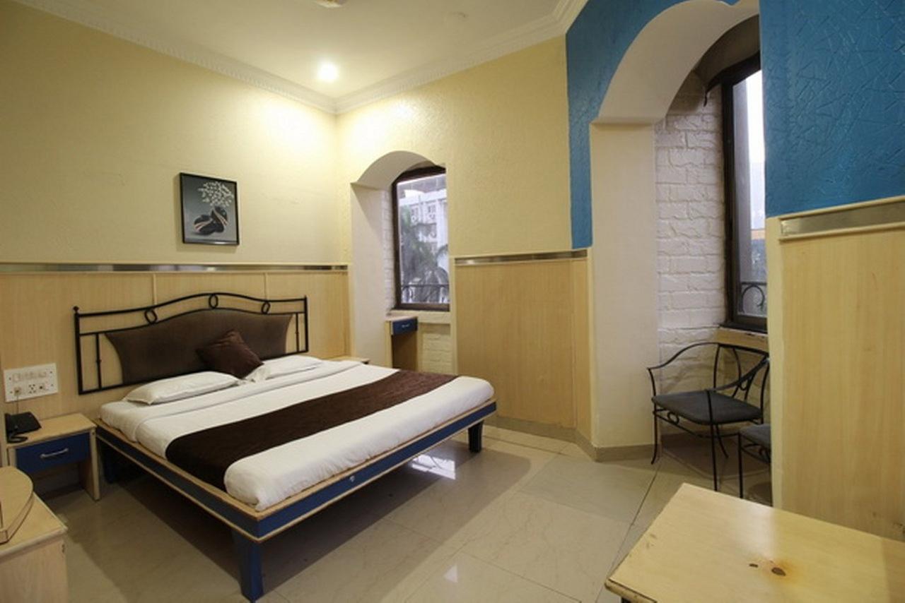 Hotel Ripon Palace Мумбай Екстериор снимка